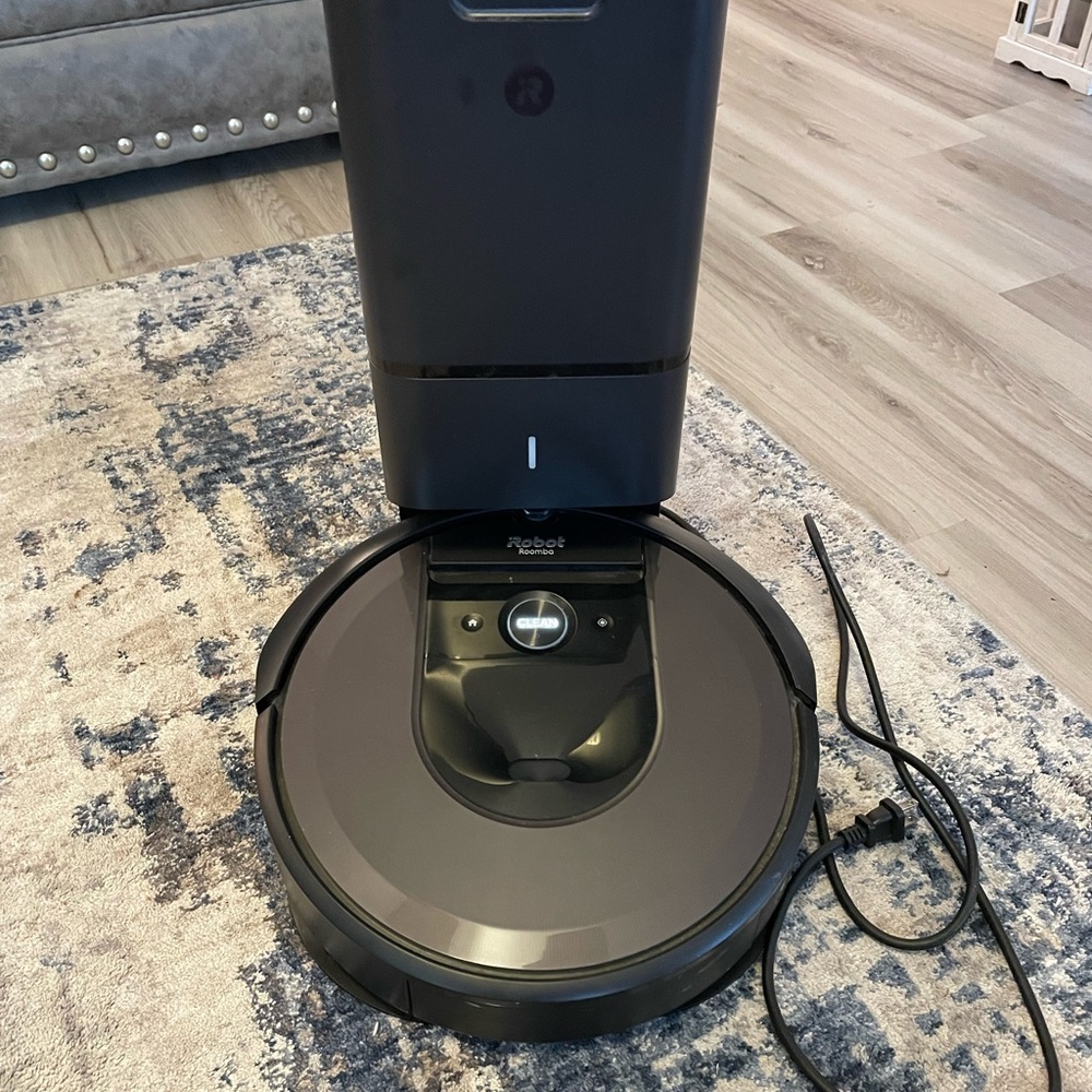 iRobot Roomba i7+Disposal Dock